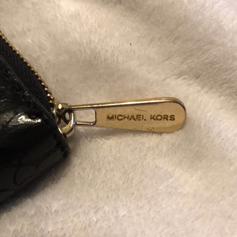 MICHAEL KORS Black Snakeskin Zipper Wallet - Picture 5 of 6